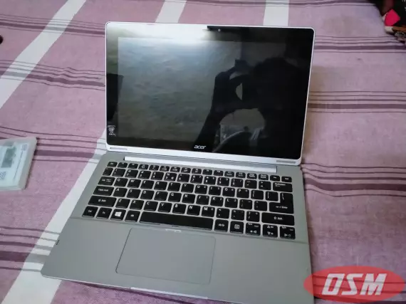 ACCER FULLY TOUCH SCREEN LAPTOP